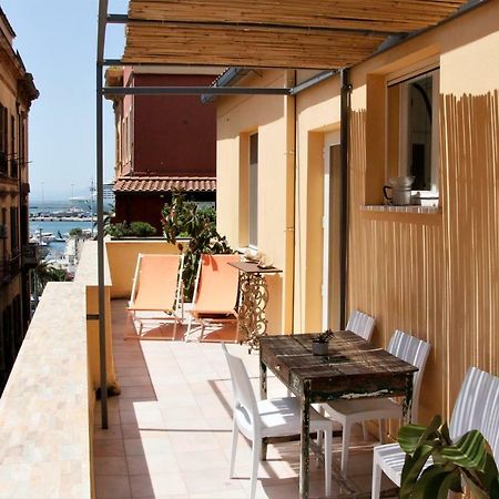 Appartamento Con Terrazza Panoramica In Marina. Cagliari Luaran gambar