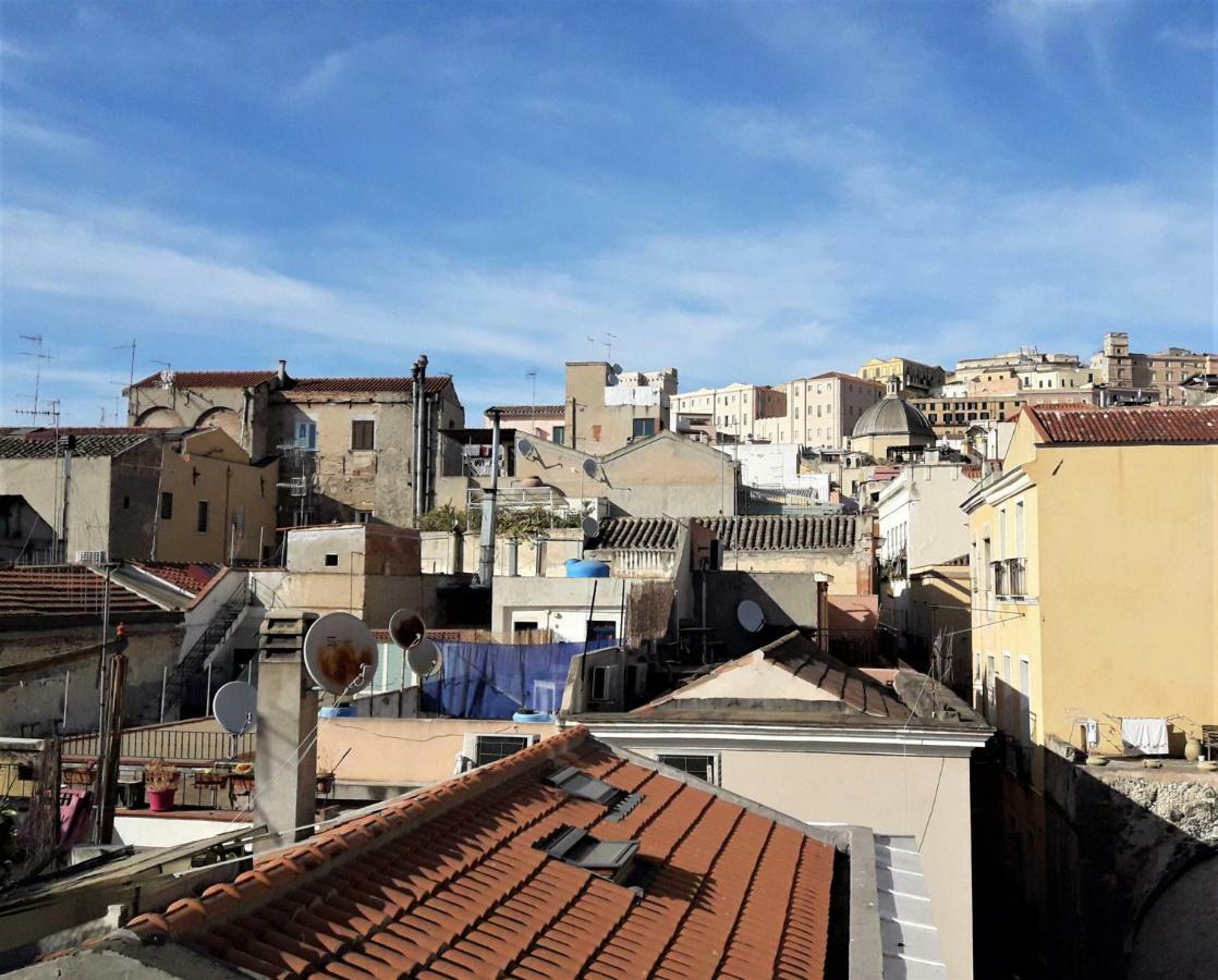 Appartamento Con Terrazza Panoramica In Marina. Cagliari Luaran gambar